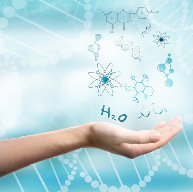 Bilim adamı el ile kimyasal formüller. 