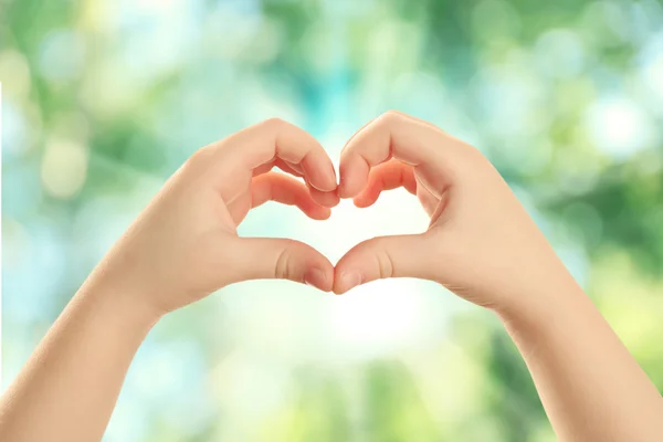 Hands in shape of heart — Stock Photo, Image