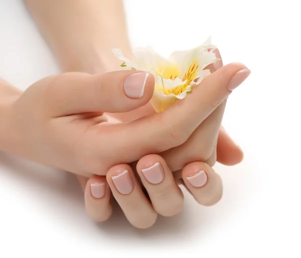 Mãos de mulher com bela manicura — Fotografia de Stock