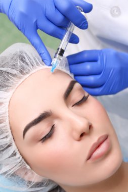 kadın alıcı plastik cerrahi enjeksiyon