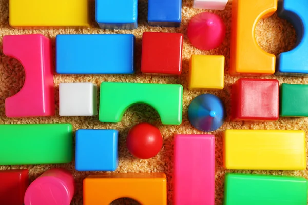 Buntes Plastikspielzeug für Kinder — Stockfoto