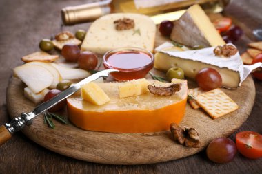 farklı peynir çeşitleri. 