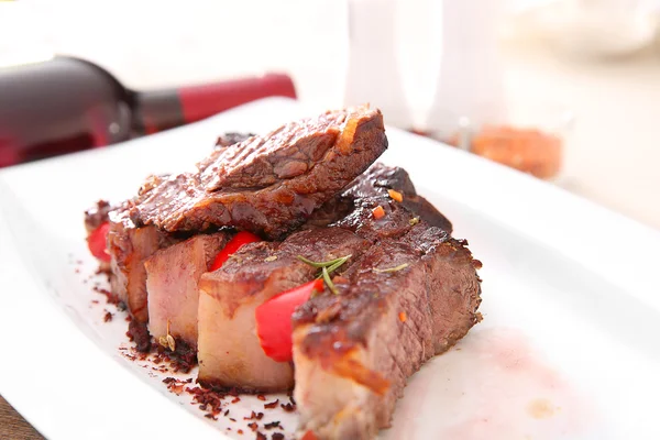 Steak de porc rôti tranché — Photo