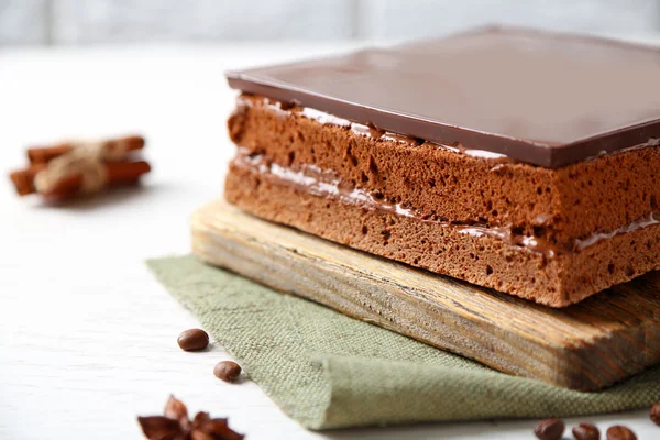 Délicieux gâteau au chocolat — Photo