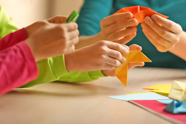 Children making swan — Stock Photo, Image