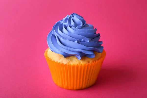 Bolo de aniversário colorido — Fotografia de Stock