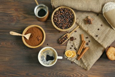 Kahve çekirdekleri ve baharatlar