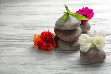 Spa taşlar ile Çiçek Terapisi için