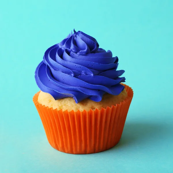 Bolo de aniversário colorido — Fotografia de Stock