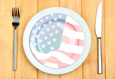 Çatal ve bıçaklı tabak.