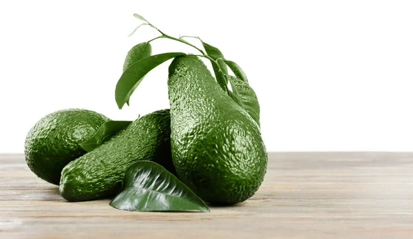 Taze olgun avokado — Stok fotoğraf