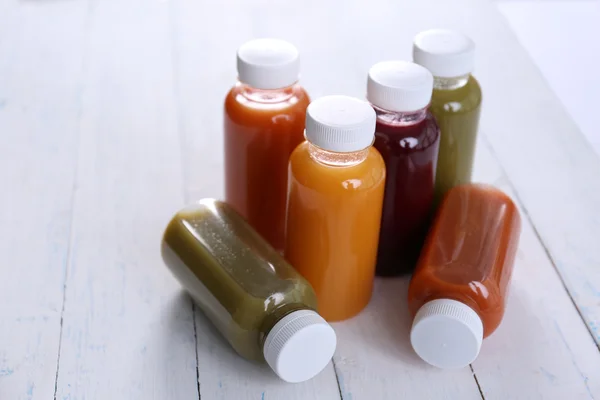 Diet concept: vegetable juices in bottles — Stock Photo, Image