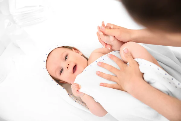 Mother and her little baby after bath — Stock Photo, Image