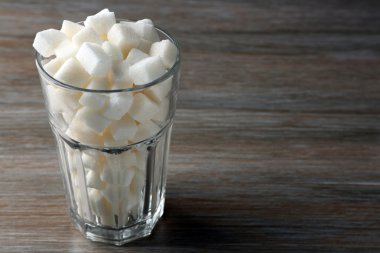 Lump & şeker ile cam 