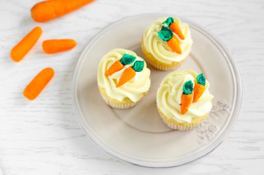 Plaka Paskalya kekler 