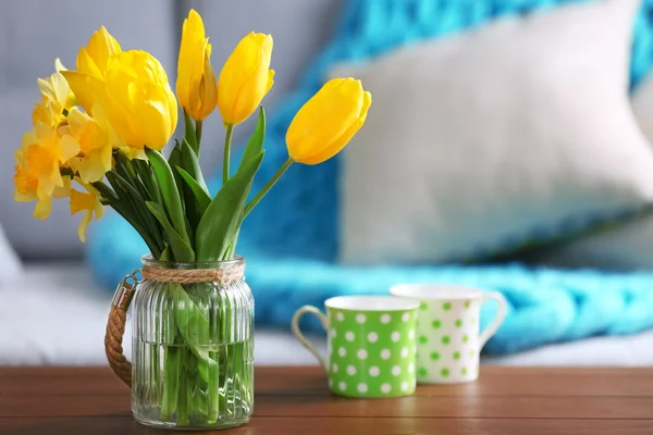 Gul vårblommor — Stockfoto