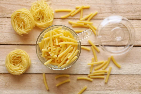 Maccheroni em um copo de vidro — Fotografia de Stock