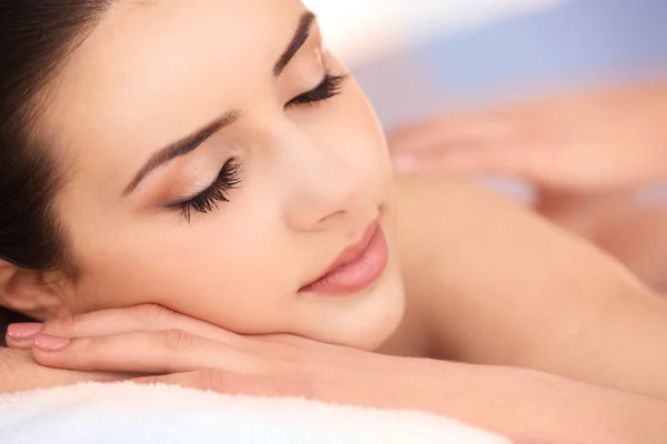 Young woman having massage — Stock Photo, Image