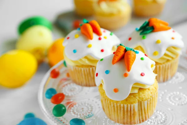 Cake stand with Easter cupcakes — Stock Photo, Image