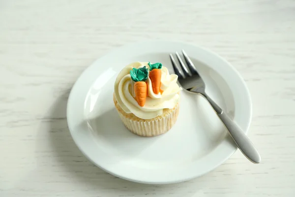 Πάσχα cupcake στο πιάτο — Φωτογραφία Αρχείου