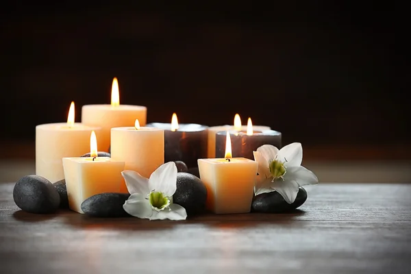 Composição de spa com velas — Fotografia de Stock