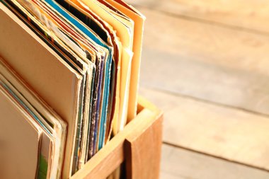 Vinil kayıtlar ile kutu