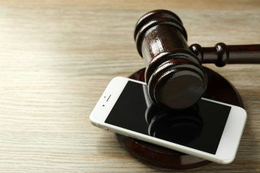 Tokmak ve arka plan üzerinde smartphone