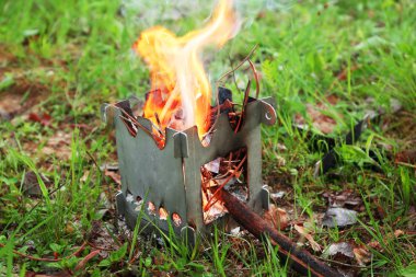 Akşam yemeği yemek için ateş