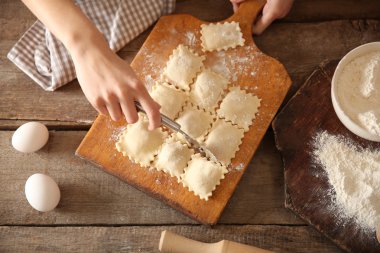 Mantı pişirme işlemi 