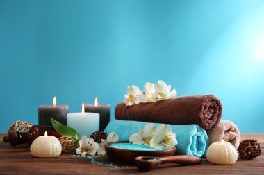 Spa uygulamaları ahşap tablo