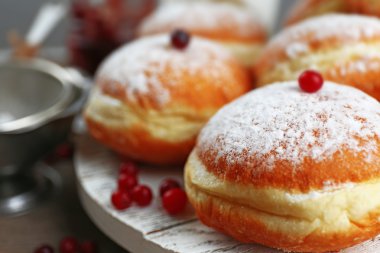 pudra şekeri ile çörek