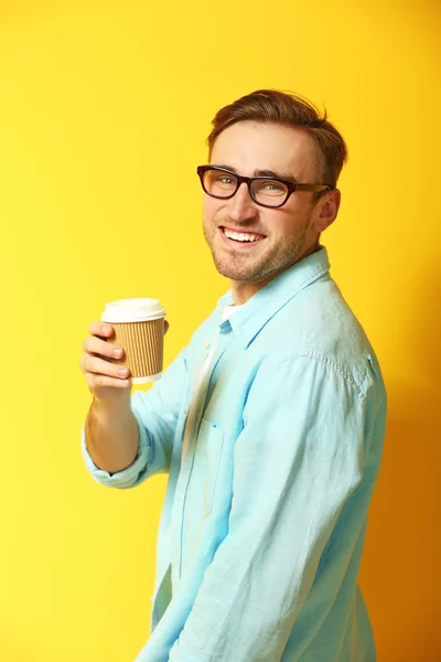 Hombre con taza de café —  Fotos de Stock