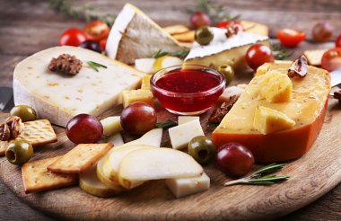 farklı peynir çeşitleri. 