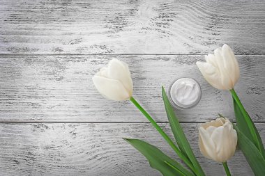 Lale ile kozmetik krem