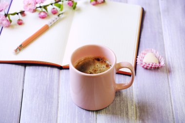 Bir fincan taze kahve. 