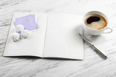 Bir fincan taze kahve. 