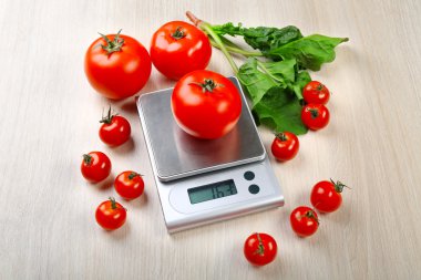 Dijital mutfak Terazi ile domates