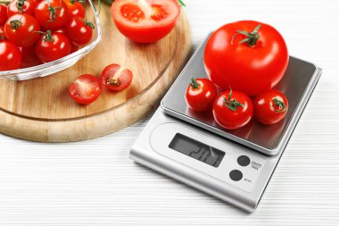 Dijital mutfak Terazi ile domates