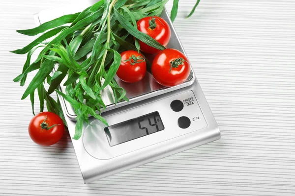 Tomates et estragon à écailles — Photo