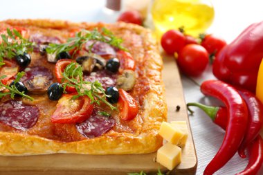 Dikdörtgen lezzetli pizza