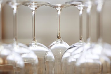 Kalkık ayaklı büyük kadehler 