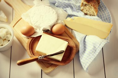 Taze süt ürünleri   