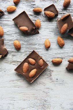 Fındıklı çikolata parçaları 