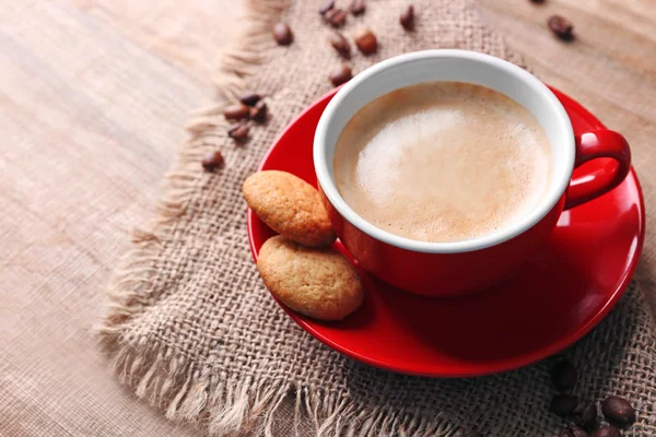 Taza de café en la mesa — Foto de Stock