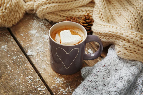 Tazza di caffè con marshmallow — Foto Stock