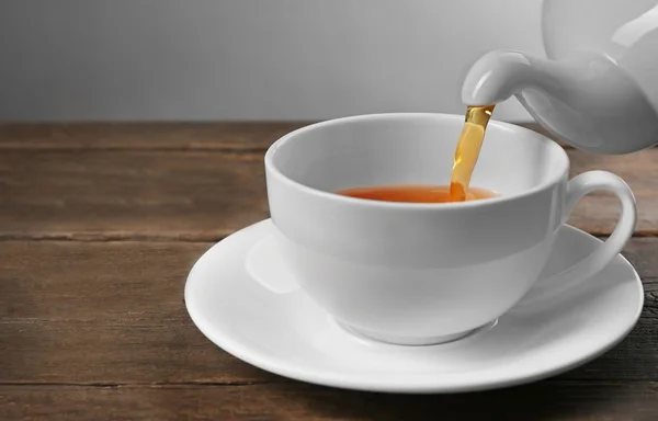 Weiße Tasse Tee — Stockfoto