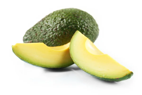 Разрезанный авокадо — стоковое фото