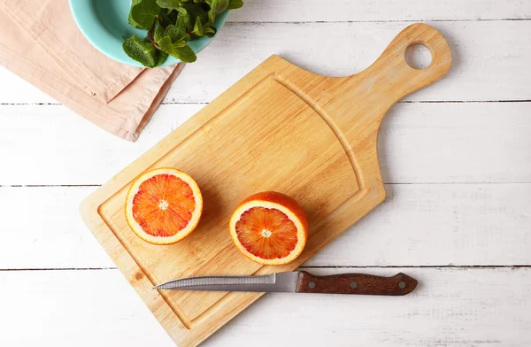 Reducido a la mitad jugosa naranja siciliana —  Fotos de Stock