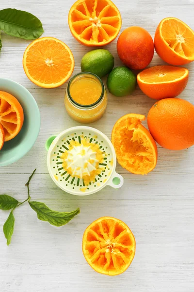 Saftiga skivor av apelsiner — Stockfoto