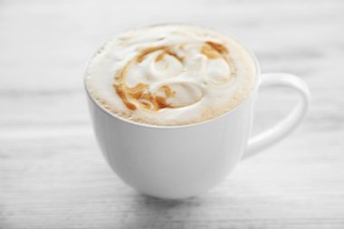 Bir fincan taze kahve. 